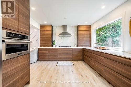 996 Oshawa Boulevard N, Oshawa, ON - Indoor Photo Showing Kitchen