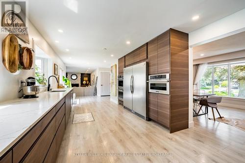 996 Oshawa Boulevard N, Oshawa, ON - Indoor Photo Showing Kitchen