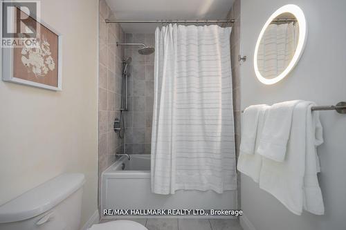 304 - 200 Woodbine Avenue, Toronto, ON - Indoor Photo Showing Bathroom