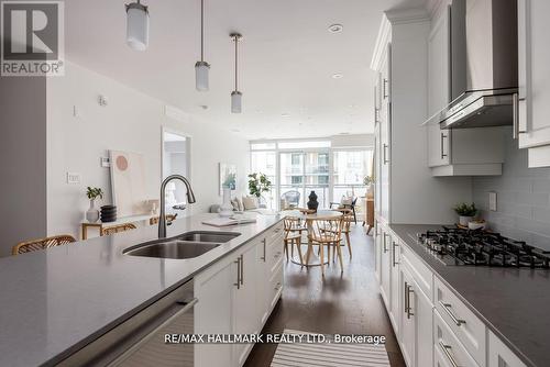 304 - 200 Woodbine Avenue, Toronto, ON - Indoor Photo Showing Kitchen With Double Sink With Upgraded Kitchen