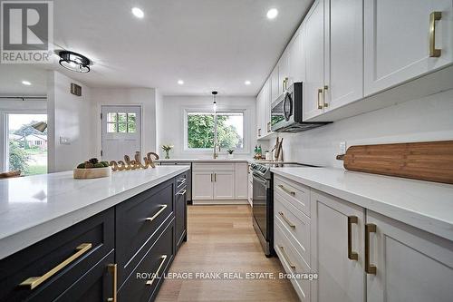 850 Central Park Boulevard N, Oshawa, ON - Indoor Photo Showing Kitchen With Upgraded Kitchen