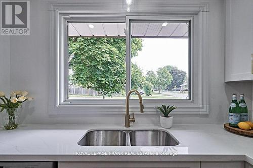 850 Central Park Boulevard N, Oshawa, ON - Indoor Photo Showing Kitchen With Double Sink