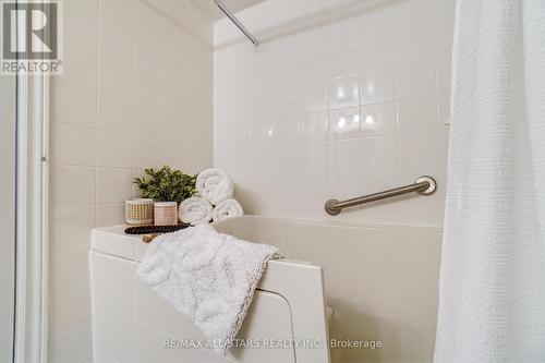 306 - 51 Rivermill Boulevard, Kawartha Lakes (Lindsay), ON - Indoor Photo Showing Bathroom