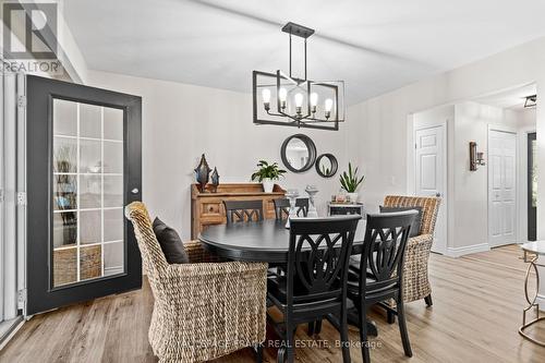 124 Reid Street, Kawartha Lakes, ON - Indoor Photo Showing Dining Room