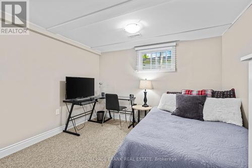 124 Reid Street, Kawartha Lakes, ON - Indoor Photo Showing Bedroom