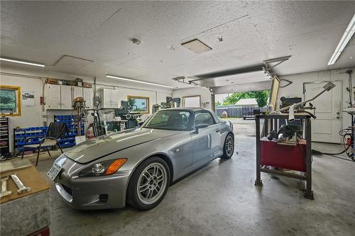 9206 Dickenson Road, Hamilton, ON - Indoor Photo Showing Garage