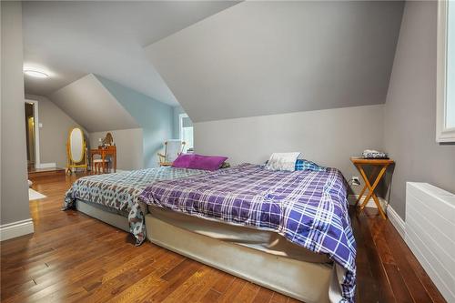 9206 Dickenson Road, Hamilton, ON - Indoor Photo Showing Bedroom