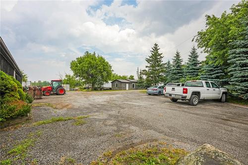 9206 Dickenson Road, Hamilton, ON - Outdoor