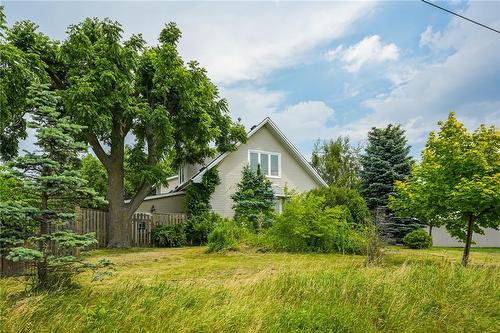 9206 Dickenson Road, Hamilton, ON - Outdoor