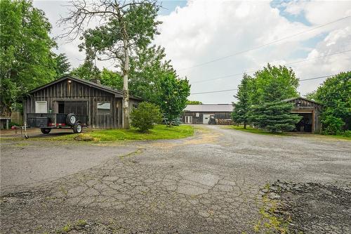 9206 Dickenson Road, Hamilton, ON 