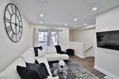 2531 Northampton Boulevard|Unit #19, Burlington, ON - Indoor Photo Showing Living Room