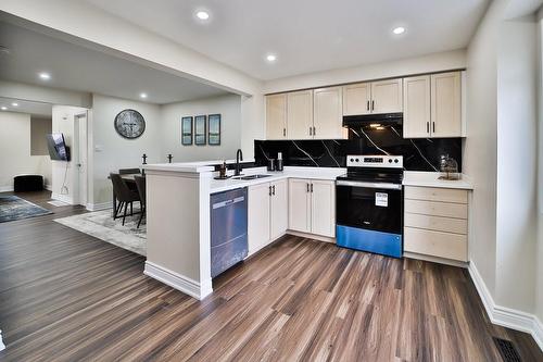 2531 Northampton Boulevard|Unit #19, Burlington, ON - Indoor Photo Showing Kitchen