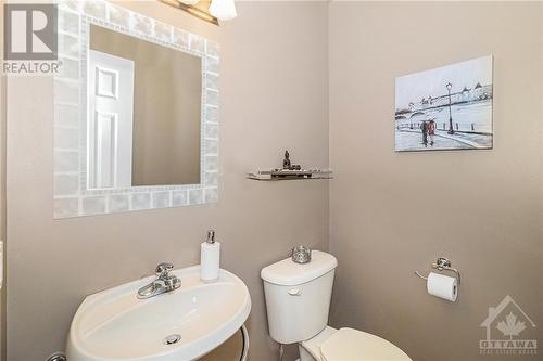 564 Renaissance Drive, Ottawa, ON - Indoor Photo Showing Bathroom