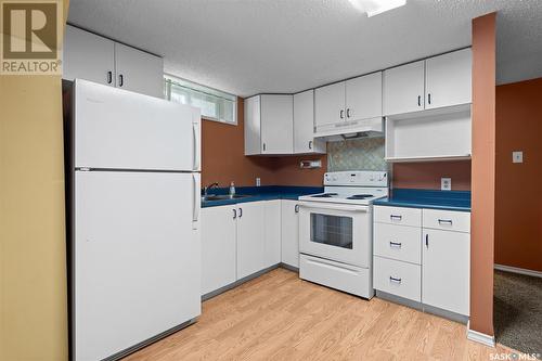 1714 Louise Avenue, Saskatoon, SK - Indoor Photo Showing Kitchen