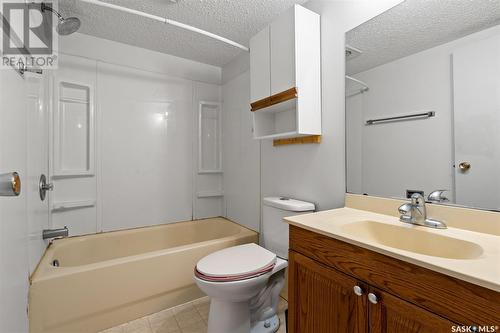 1714 Louise Avenue, Saskatoon, SK - Indoor Photo Showing Bathroom