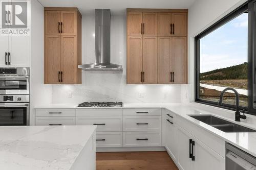 2536 Pinnacle Ridge Drive, West Kelowna, BC - Indoor Photo Showing Kitchen With Double Sink With Upgraded Kitchen