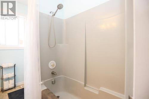 43 Sutton Pl, Sault Ste. Marie, ON - Indoor Photo Showing Bathroom