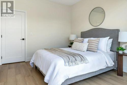 1863 Ethel Street, Kelowna, BC - Indoor Photo Showing Bedroom