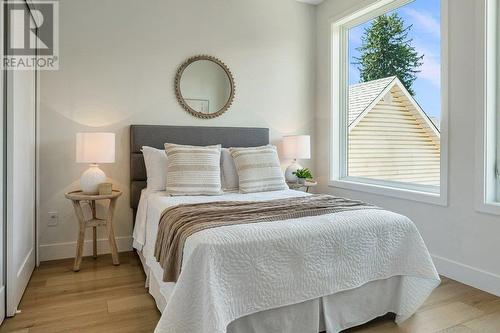 1863 Ethel Street, Kelowna, BC - Indoor Photo Showing Bedroom