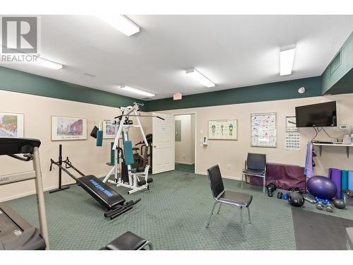 920 Glenwood Avenue Unit# 201, Kelowna, BC - Indoor Photo Showing Gym Room