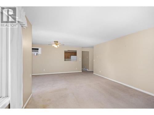 920 Glenwood Avenue Unit# 201, Kelowna, BC - Indoor Photo Showing Other Room