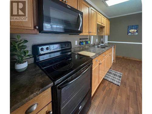 1652 Coldwater Ave, Merritt, BC - Indoor Photo Showing Kitchen With Double Sink