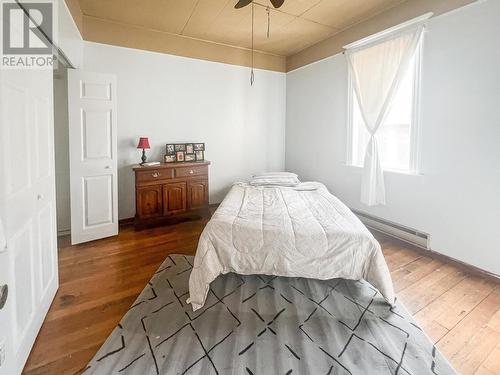 1652 Coldwater Ave, Merritt, BC - Indoor Photo Showing Bedroom