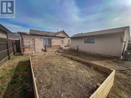 1652 Coldwater Ave, Merritt, BC - Outdoor With Exterior