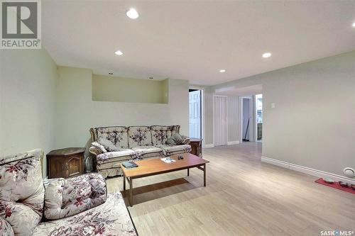 309 Coldwell Road, Regina, SK - Indoor Photo Showing Living Room