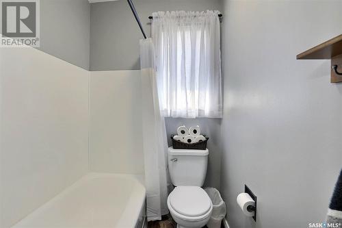 309 Coldwell Road, Regina, SK - Indoor Photo Showing Bathroom