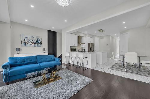 53 Lillian Way, Caledonia, ON - Indoor Photo Showing Living Room