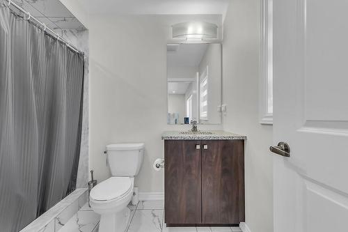53 Lillian Way, Caledonia, ON - Indoor Photo Showing Bathroom