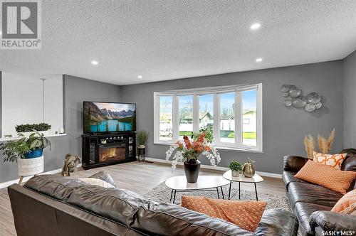 1634 Grace Street, Moose Jaw, SK - Indoor Photo Showing Living Room