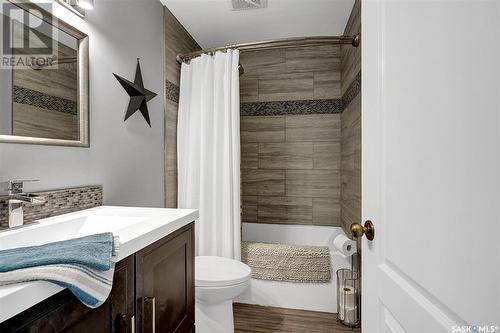 1634 Grace Street, Moose Jaw, SK - Indoor Photo Showing Bathroom