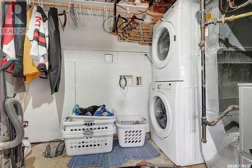 1634 Grace Street, Moose Jaw, SK - Indoor Photo Showing Laundry Room