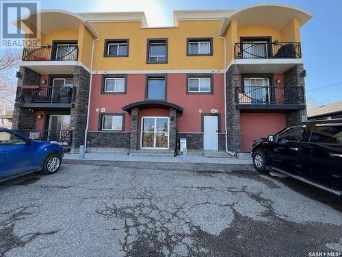 8 15 Coventry Road, Regina, SK - Outdoor With Balcony With Facade