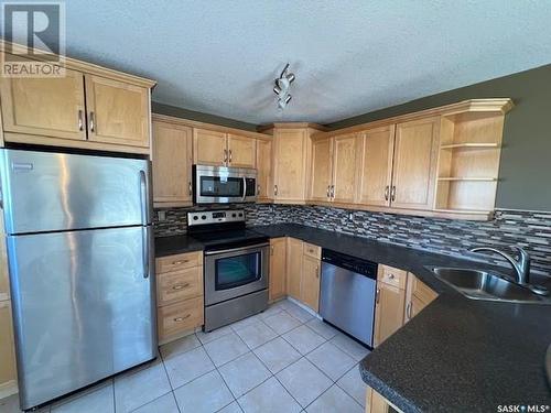 8 15 Coventry Road, Regina, SK - Indoor Photo Showing Kitchen With Stainless Steel Kitchen