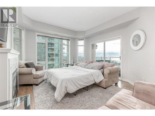 1128 Sunset Drive Unit# 1202, Kelowna, BC - Indoor Photo Showing Bedroom