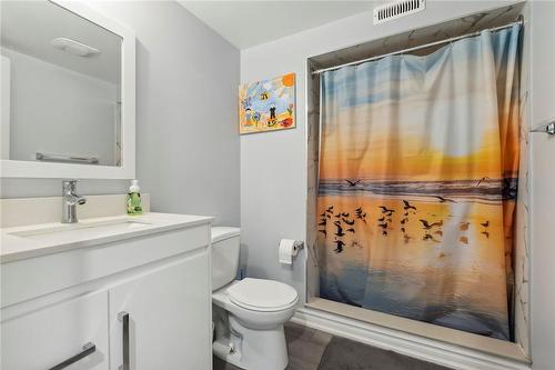 7 Sheffield Avenue, Brantford, ON - Indoor Photo Showing Bathroom