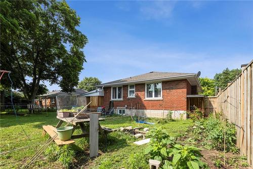 7 Sheffield Avenue, Brantford, ON - Outdoor