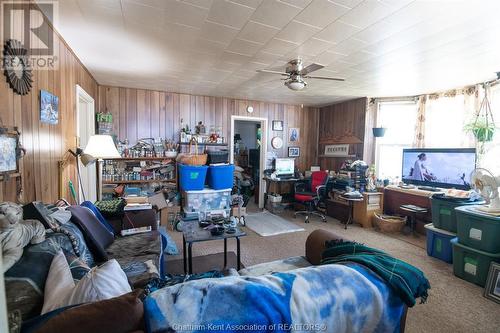 23-27 William Street, Merlin, ON - Indoor Photo Showing Living Room