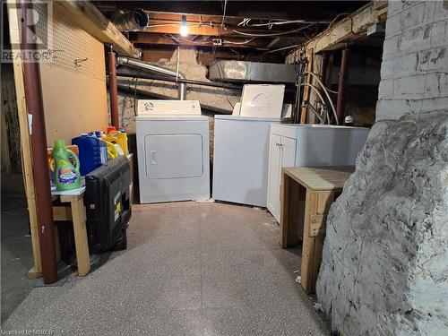 590 Wyld Street, North Bay, ON - Indoor Photo Showing Laundry Room