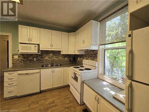 590 Wyld Street, North Bay, ON - Indoor Photo Showing Kitchen