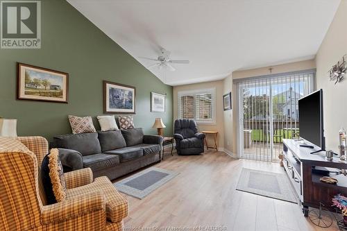 11 Jan'S, Kingsville, ON - Indoor Photo Showing Living Room