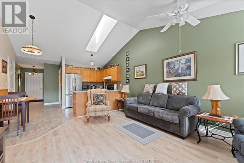11 Jan'S, Kingsville, ON - Indoor Photo Showing Living Room