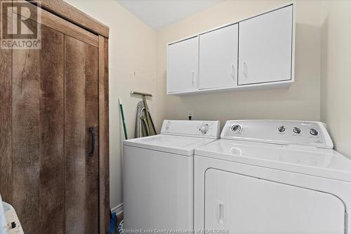 11 Jan'S, Kingsville, ON - Indoor Photo Showing Laundry Room