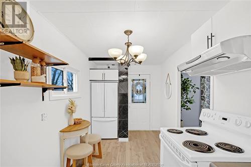 1156 California, Windsor, ON - Indoor Photo Showing Kitchen