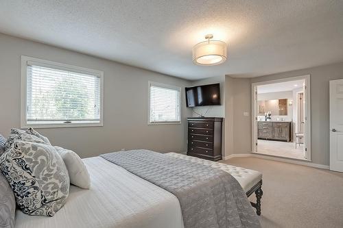 2099 Gordie Tapp Crescent, Burlington, ON - Indoor Photo Showing Bedroom