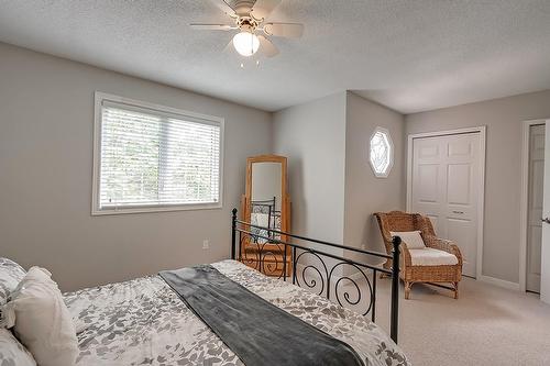 2099 Gordie Tapp Crescent, Burlington, ON - Indoor Photo Showing Bedroom