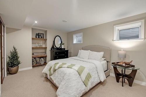 2099 Gordie Tapp Crescent, Burlington, ON - Indoor Photo Showing Bedroom